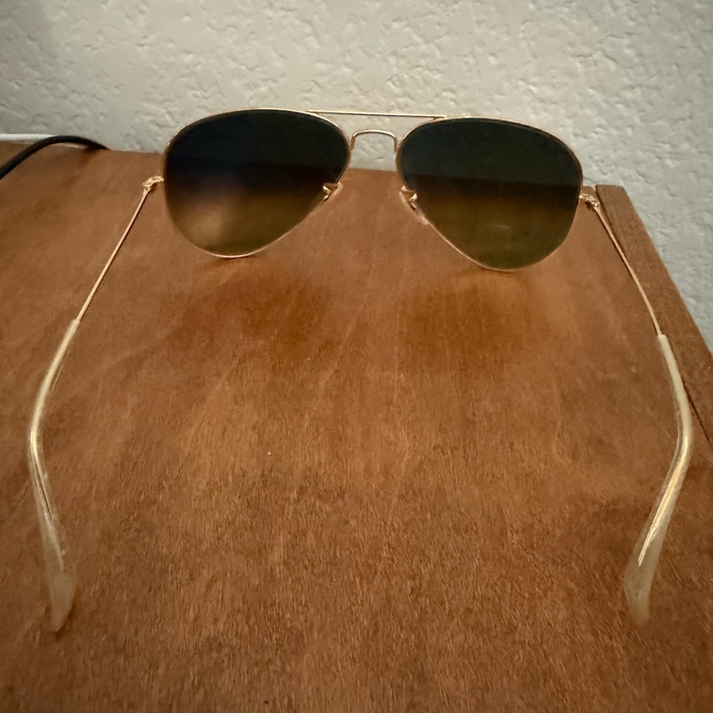 Ray-Ban Gold Frame Sunglasses with Pink Lenses Frame Size 58.14 - Picture 2 of 7